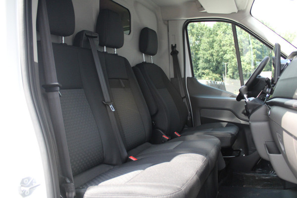 Ford Transit 350 2.0 TDCI L2H2 Trend 130pk Trend - Facelift - Xenon - Carplay - Android - Camera - Airbag Passagier - Rijklaar