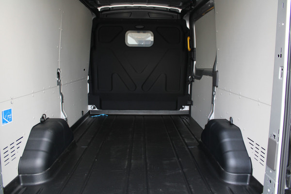 Ford Transit 350 2.0 TDCI L2H2 Trend 130pk Trend - Navigatie - Blind Spot - Adaptive cruise - Camera - Trekhaak - Rijklaar