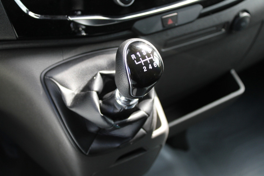 Ford Transit 350 2.0 TDCI L2H2 Trend 130pk Trend - Navigatie - Blind Spot - Adaptive cruise - Camera - Trekhaak - Rijklaar