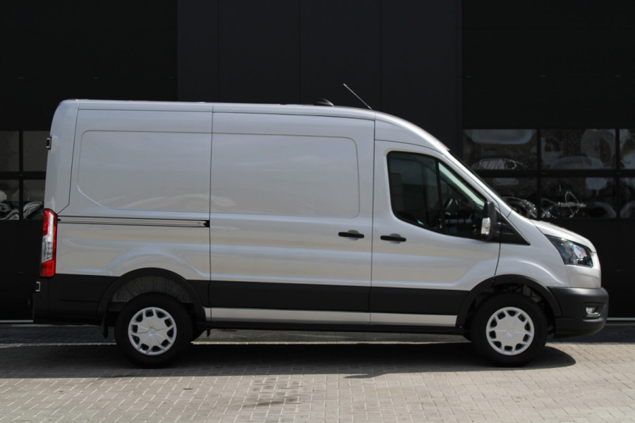 Ford Transit 350 2.0 TDCI L2H2 Trend 130pk Trend - Navigatie - Blind Spot - Adaptive cruise - Camera - Trekhaak - Rijklaar