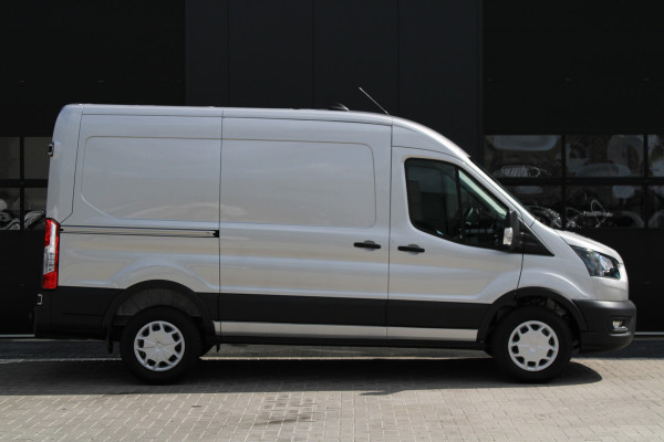 Ford Transit 350 2.0 TDCI L2H2 Trend 130pk Trend - Navigatie - Blind Spot - Adaptive cruise - Camera - Trekhaak - Rijklaar