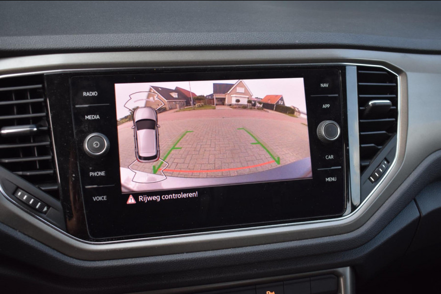 Volkswagen T-Roc 1.0 TSI | VIRTUAL COCKPIT | CAMERA | APPLE CARPLAY | ANDROID AUTO | NAP | DEALER ONDERHOUDEN