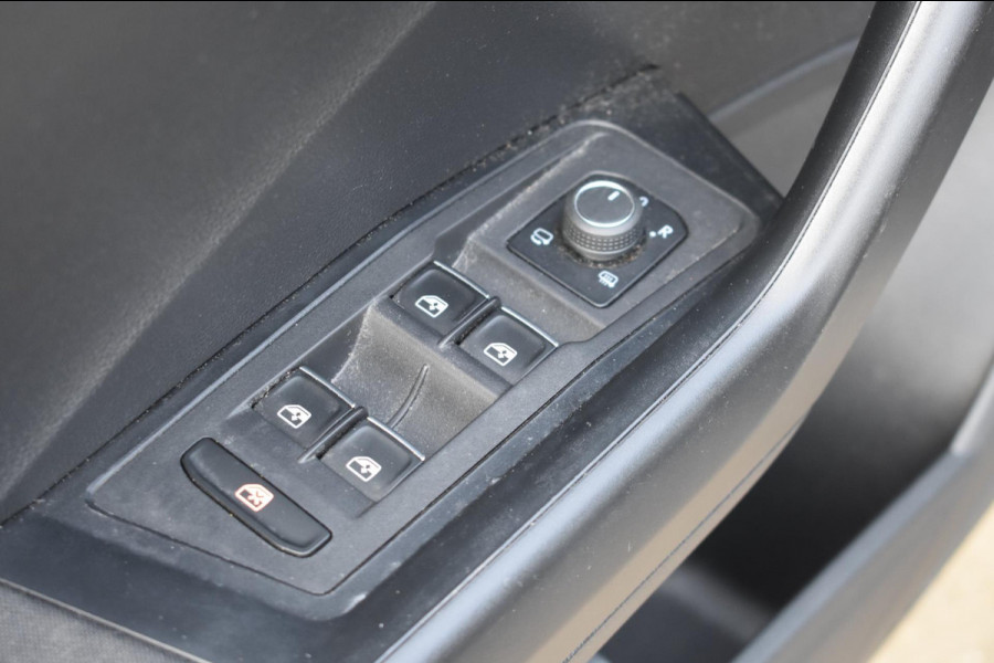 Volkswagen T-Roc 1.0 TSI | VIRTUAL COCKPIT | CAMERA | APPLE CARPLAY | ANDROID AUTO | NAP | DEALER ONDERHOUDEN