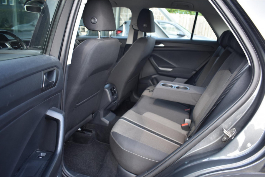 Volkswagen T-Roc 1.0 TSI | VIRTUAL COCKPIT | CAMERA | APPLE CARPLAY | ANDROID AUTO | NAP | DEALER ONDERHOUDEN