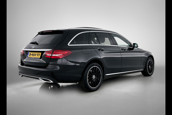Mercedes-Benz C-Klasse Estate 180 Business Solution Avantgarde | Panoramadak | Multi spaaks lichtmetalen velgen | Navigatie | Parking support | Inclusief 24 maanden MB Certified garantie voor Europa.