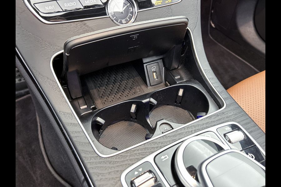 Mercedes-Benz C-Klasse Estate 200 Premium Plus Pack | Panoramadak | 5 spaaks lichtmetalen velgen | Navigatie | Parking support | Inclusief 24 maanden MB Certified garantie voor Europa.