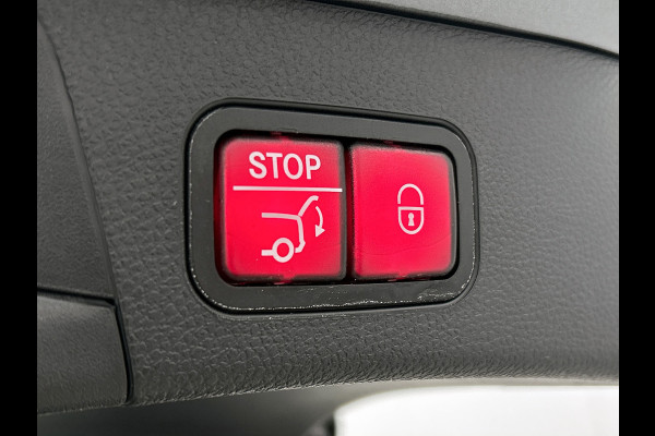 Mercedes-Benz C-Klasse Estate 200 Premium Plus Pack | Panoramadak | 5 spaaks lichtmetalen velgen | Navigatie | Parking support | Inclusief 24 maanden MB Certified garantie voor Europa.