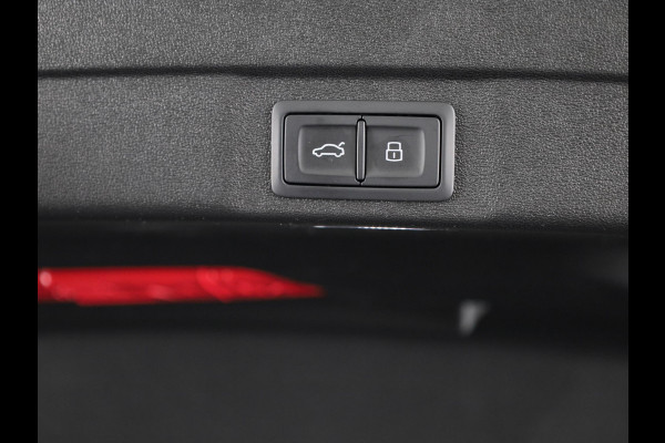 Audi A5 2.0 TFSI edition one S-edition, optiekpakket zwart, matrix-led koplampen, MMI bijrijdersscherm, omgevingscamara's, adaptive cruise control