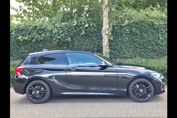 BMW 1-serie 120i High Executive M Pakket Coupe Apple CarPlay Harman & Kardon LED NAP NL