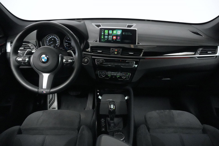 BMW X1 xDrive20i M Sport Facelift Automaat 192 PK | Pano-dak | CarPlay | Acc | Harman/Kardon | Camera | Trekhaak | Stoelverwarming | HU