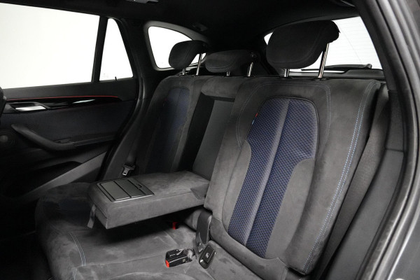 BMW X1 xDrive20i M Sport Facelift Automaat 192 PK | Pano-dak | CarPlay | Acc | Harman/Kardon | Camera | Trekhaak | Stoelverwarming | HU