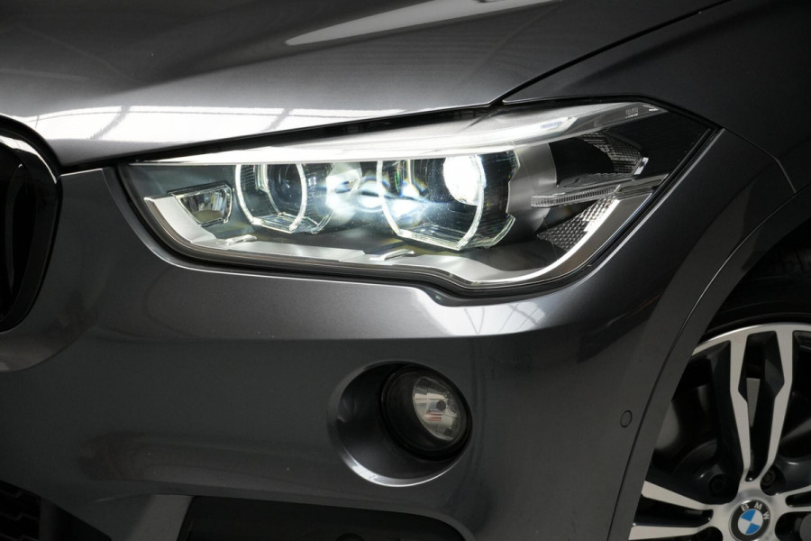 BMW X1 xDrive20i M Sport Facelift Automaat 192 PK | Pano-dak | CarPlay | Acc | Harman/Kardon | Camera | Trekhaak | Stoelverwarming | HU