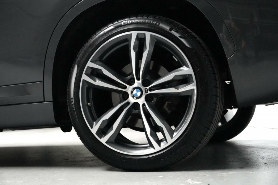 BMW X1 xDrive20i M Sport Facelift Automaat 192 PK | Pano-dak | CarPlay | Acc | Harman/Kardon | Camera | Trekhaak | Stoelverwarming | HU