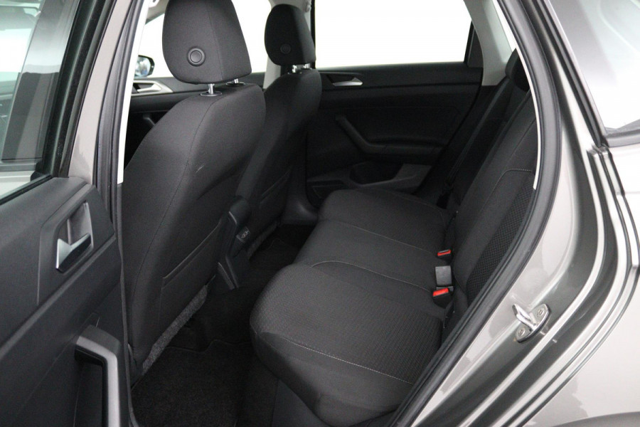 Volkswagen Polo 1.0 TSI Comfortline (ACHTERUITRIJCAMERA, CARPLAY, CRUISE CONTROL ADAPTIEF, AUTOMAAT, NL-AUTO)