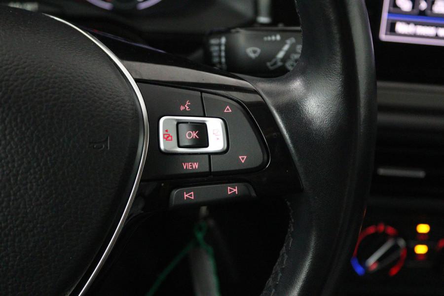 Volkswagen Polo 1.0 TSI Comfortline (ACHTERUITRIJCAMERA, CARPLAY, CRUISE CONTROL ADAPTIEF, AUTOMAAT, NL-AUTO)