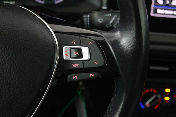 Volkswagen Polo 1.0 TSI Comfortline (ACHTERUITRIJCAMERA, CARPLAY, CRUISE CONTROL ADAPTIEF, AUTOMAAT, NL-AUTO)