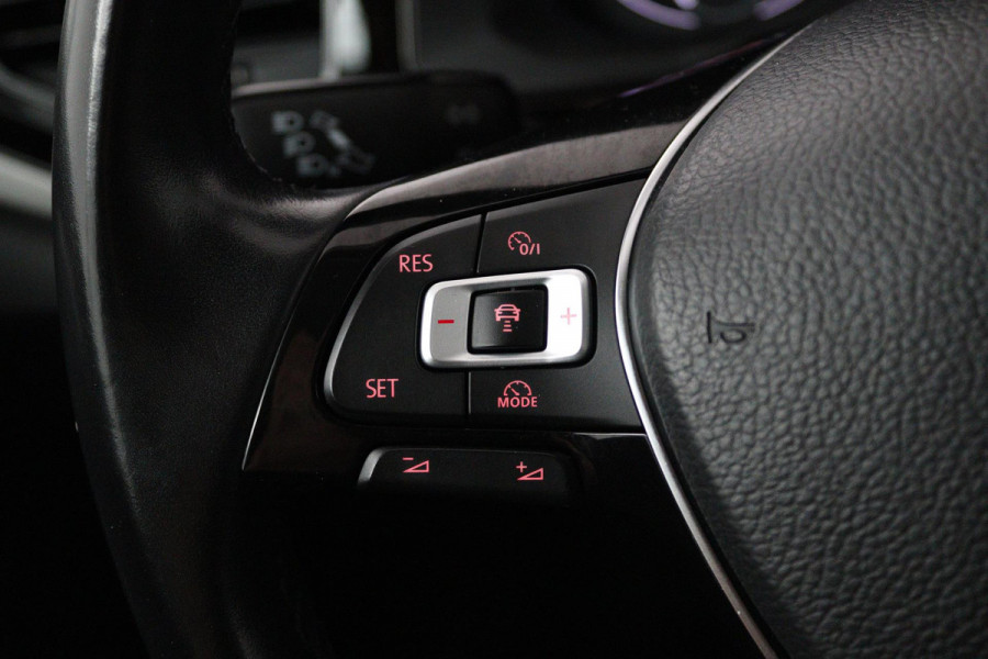 Volkswagen Polo 1.0 TSI Comfortline (ACHTERUITRIJCAMERA, CARPLAY, CRUISE CONTROL ADAPTIEF, AUTOMAAT, NL-AUTO)