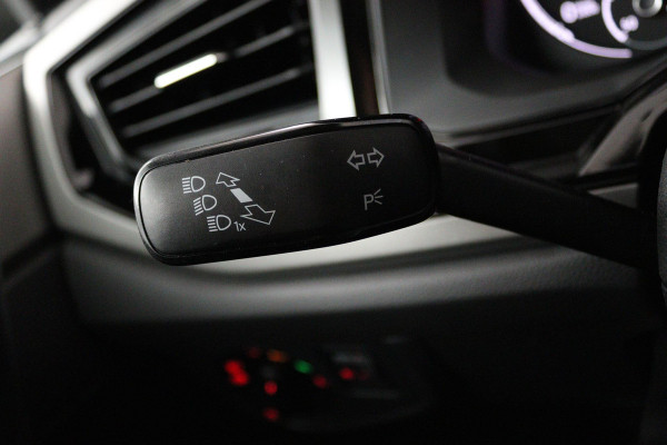 Volkswagen Polo 1.0 TSI Comfortline (ACHTERUITRIJCAMERA, CARPLAY, CRUISE CONTROL ADAPTIEF, AUTOMAAT, NL-AUTO)
