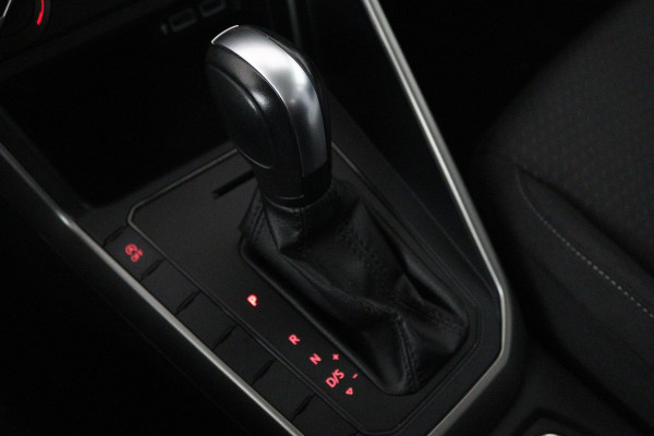 Volkswagen Polo 1.0 TSI Comfortline (ACHTERUITRIJCAMERA, CARPLAY, CRUISE CONTROL ADAPTIEF, AUTOMAAT, NL-AUTO)