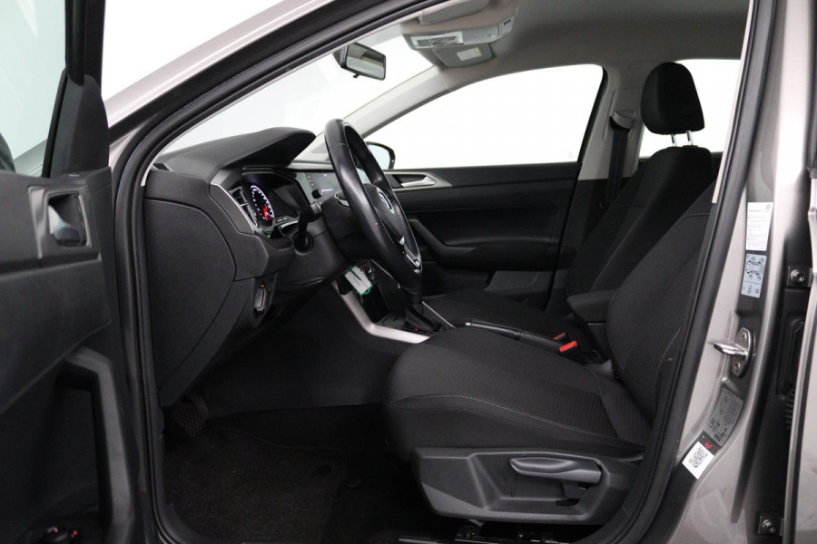 Volkswagen Polo 1.0 TSI Comfortline (ACHTERUITRIJCAMERA, CARPLAY, CRUISE CONTROL ADAPTIEF, AUTOMAAT, NL-AUTO)