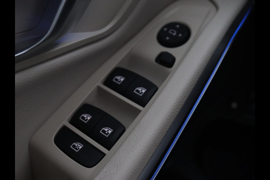 BMW 3-serie 330e eDrive Luxury Line | Panoramadak | Leder | Trekhaak | Stoelverwarming | Carplay | Sportstoelen | Live Cockpit | Parkeerhulp