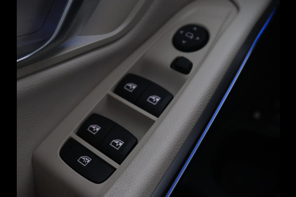 BMW 3-serie 330e eDrive Luxury Line | Panoramadak | Leder | Trekhaak | Stoelverwarming | Carplay | Sportstoelen | Live Cockpit | Parkeerhulp
