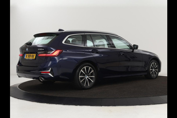 BMW 3-serie 330e eDrive Luxury Line | Panoramadak | Leder | Trekhaak | Stoelverwarming | Carplay | Sportstoelen | Live Cockpit | Parkeerhulp