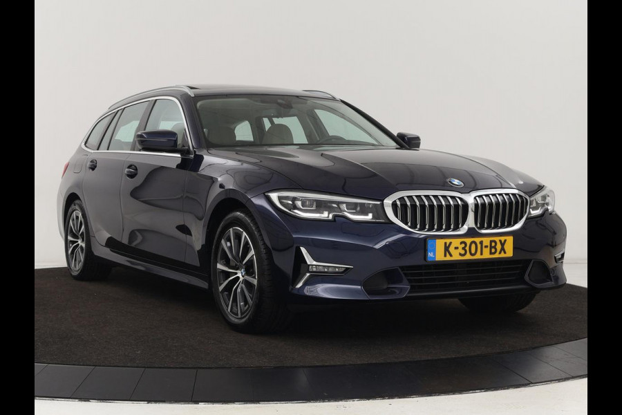 BMW 3-serie 330e eDrive Luxury Line | Panoramadak | Leder | Trekhaak | Stoelverwarming | Carplay | Sportstoelen | Live Cockpit | Parkeerhulp