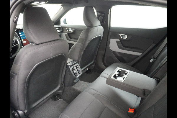 Polestar 2 Long Range 78kWh Carplay Android Auto Cruise Control Keyless Navi Ecc 360°Camera 19"LM Led-Pixel PDC Elektr.Klep Google Maps Blindspot Monitoring Stoelverwarming Regen-Lichtsensor Virtual-Cockpit Hill-Assist Lane Assist Origineel Nederlandse Auto Tot 150kw snel laden 1.500KG Trekvermogen €54.400 nieuwprijs