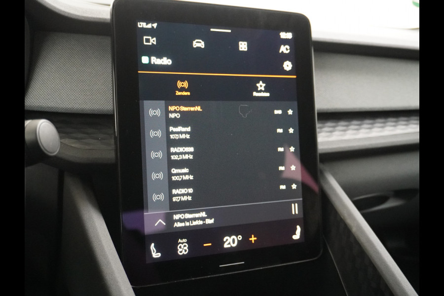 Polestar 2 Long Range 78kWh Carplay Android Auto Cruise Control Keyless Navi Ecc 360°Camera 19"LM Led-Pixel PDC Elektr.Klep Google Maps Blindspot Monitoring Stoelverwarming Regen-Lichtsensor Virtual-Cockpit Hill-Assist Lane Assist Origineel Nederlandse Auto Tot 150kw snel laden 1.500KG Trekvermogen €54.400 nieuwprijs