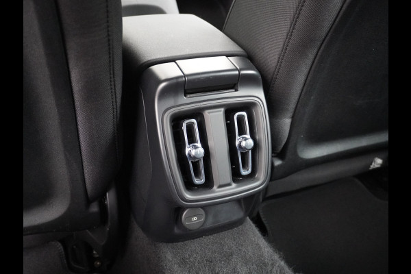 Polestar 2 Long Range 78kWh Carplay Android Auto Cruise Control Keyless Navi Ecc 360°Camera 19"LM Led-Pixel PDC Elektr.Klep Google Maps Blindspot Monitoring Stoelverwarming Regen-Lichtsensor Virtual-Cockpit Hill-Assist Lane Assist Origineel Nederlandse Auto Tot 150kw snel laden 1.500KG Trekvermogen €54.400 nieuwprijs