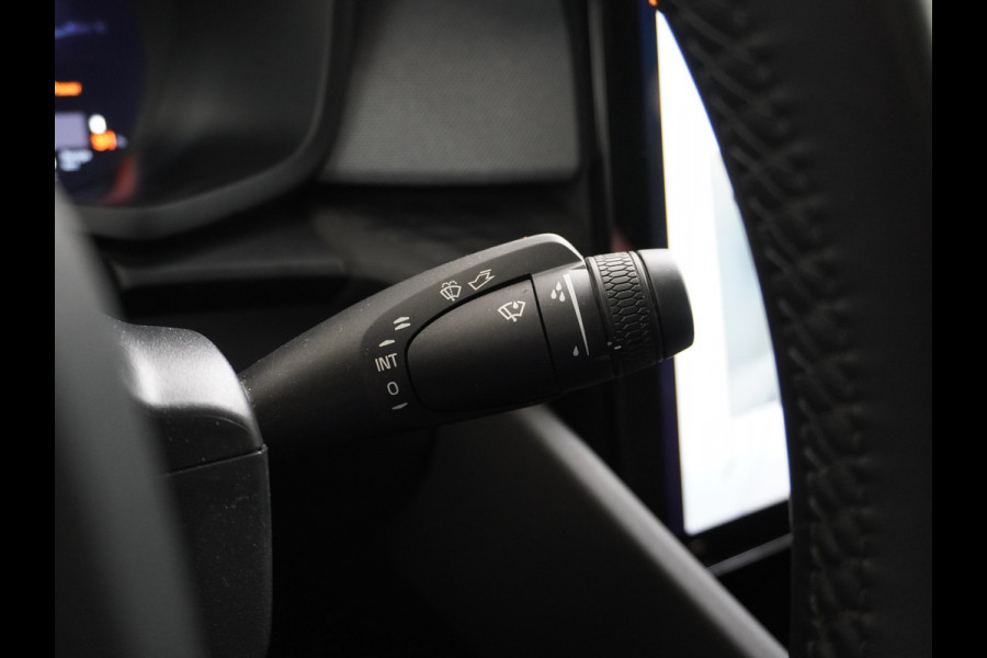 Polestar 2 Long Range 78kWh Carplay Android Auto Cruise Control Keyless Navi Ecc 360°Camera 19"LM Led-Pixel PDC Elektr.Klep Google Maps Blindspot Monitoring Stoelverwarming Regen-Lichtsensor Virtual-Cockpit Hill-Assist Lane Assist Origineel Nederlandse Auto Tot 150kw snel laden 1.500KG Trekvermogen €54.400 nieuwprijs