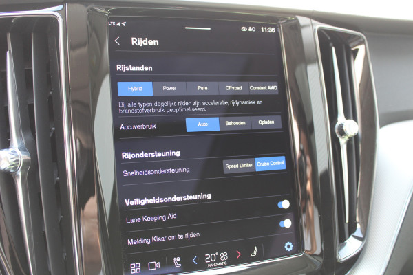 Volvo XC60 2.0 T8 Plug-in hybrid AWD Core Bright | Elek. Trekhaak | Panoramadak |