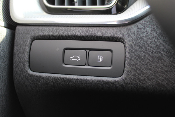 Volvo XC60 2.0 T8 Plug-in hybrid AWD Core Bright | Elek. Trekhaak | Panoramadak |