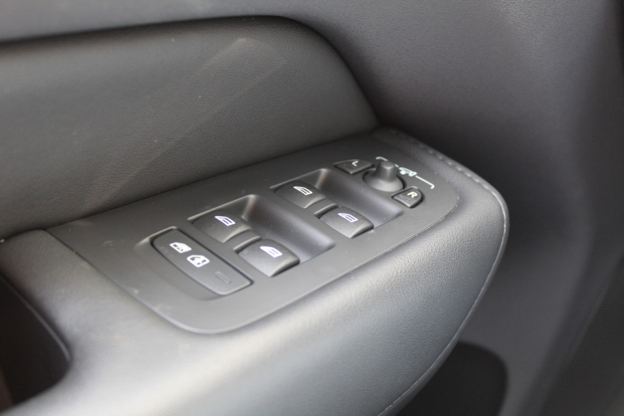 Volvo XC60 2.0 T8 Plug-in hybrid AWD Core Bright | Elek. Trekhaak | Panoramadak |