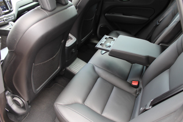 Volvo XC60 2.0 T8 Plug-in hybrid AWD Core Bright | Elek. Trekhaak | Panoramadak |