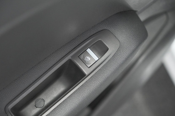 Renault Captur 1.6 E-Tech Plug-in Hybrid 160 Intens | Trekhaak | Camera | Adaptieve Cruise Control | Dodehoekdetectie