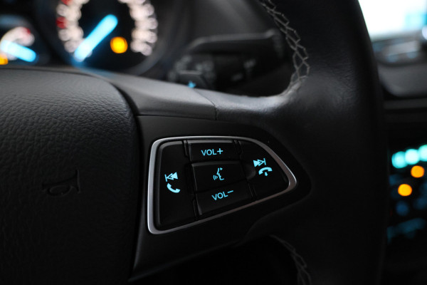 Ford Kuga 1.5 EcoBoost Vignale Leer, Stoelverwarming, Automaat, Camera, Trekhaak!