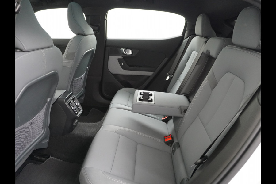 Polestar 2 Long Range 78 kWh Pano-Dak 20" Sleutelloos(Telefoon-sleutel) Adaptive-Cruise Carplay Android 360-Camera Elektr.stoelen+Geheugen  Phone-Connect.Stoel-Verwarmd 1500kg-trekvermogen OnePedal drive Licht+Zichtpakket 55.000 nieuw!! EBD RemAssist Virtual-Cockpit digiDash Uitparkeer waarschuwing Botswaarsc.syst. Autonoom-Rem Noodrem ESP TCS Hill-Assist Lane Assist Pre-Crash-Syst. Emergency-Call Keyless Ecc tot 150kw snell