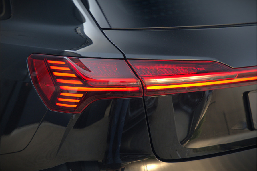 Audi e-tron 50 quattro S edition 71 kWh | S Line | Black Edition | Bang & Olufsen | Panoramadak | Head-Up Display | Trekhaak | Memory Seats | Ambiance Verlichting | Camera | Luchtvering | Adaptive Cruise Control | Keyless | Matrix