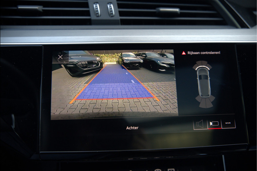 Audi e-tron 50 quattro S edition 71 kWh | S Line | Black Edition | Bang & Olufsen | Panoramadak | Head-Up Display | Trekhaak | Memory Seats | Ambiance Verlichting | Camera | Luchtvering | Adaptive Cruise Control | Keyless | Matrix