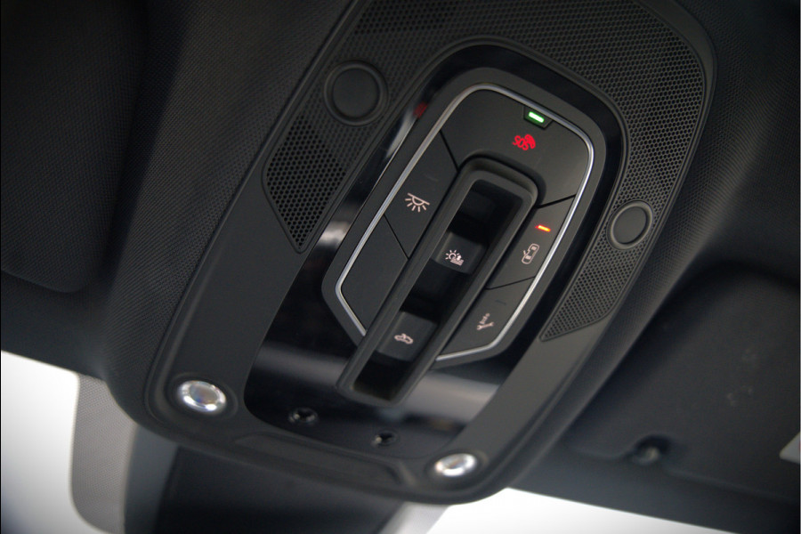 Audi e-tron 50 quattro S edition 71 kWh | S Line | Black Edition | Bang & Olufsen | Panoramadak | Head-Up Display | Trekhaak | Memory Seats | Ambiance Verlichting | Camera | Luchtvering | Adaptive Cruise Control | Keyless | Matrix