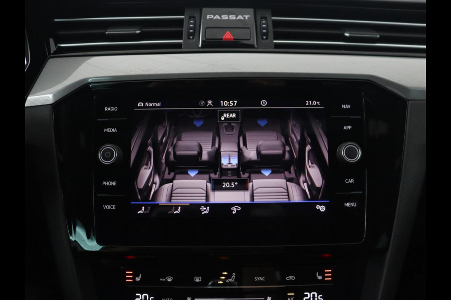 Volkswagen Passat 1.4 TSI PHEV GTE | Panoramadak | Stoelverwarming | Camera | Virtual Cockpit | Leder/Alcantara | Carplay | Matrix LED | Massage | Navigatie | Dodehoek detectie