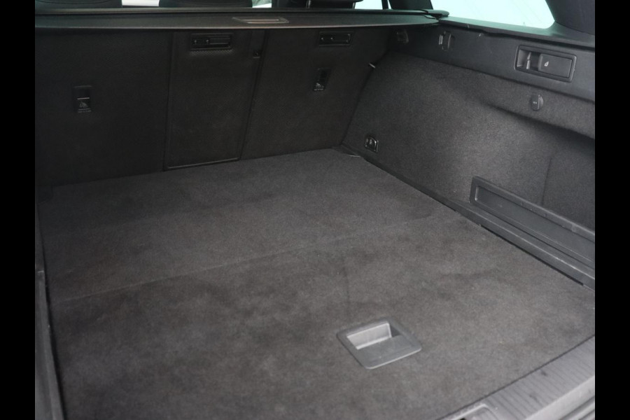 Volkswagen Passat 1.4 TSI PHEV GTE | Panoramadak | Stoelverwarming | Camera | Virtual Cockpit | Leder/Alcantara | Carplay | Matrix LED | Massage | Navigatie | Dodehoek detectie