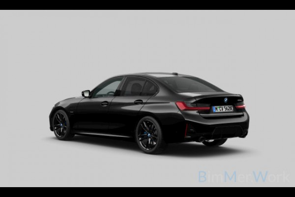 BMW 3-serie 320e High Executive M Sport | Panoramadak | Harman Kardon | Carbon | Camera | Adaptive LED | Stoelverwarming | Stuurverwarming | Apple Carplay | Navigatie | Cruise Control | Memory Seat | Trekhaak | Keyless | Shadowline