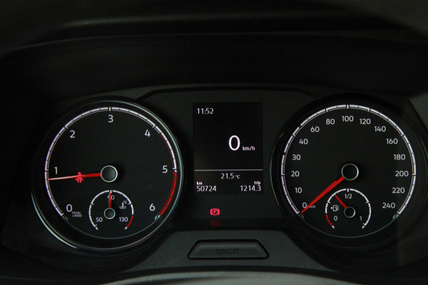 Volkswagen Transporter 2.0 TDI 110PK L2H1 / Imperiaal / Cruise / App connect / PDC / 3 zits