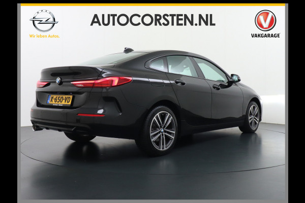 BMW 2 Serie Gran Coupé 218I AUT-7 High Executive Sportst.+Leer+Stuur+Verwarmd Apple Carplay Camera Android Navi Sport line Live Cockpit Prof Adap.Led Carbon-delen DAB Regen- en lichtsensor Speed Limit Info Connected services EURO6 Origin.Nederlandse auto ! Zeer compleet