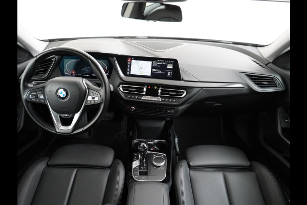 BMW 2 Serie Gran Coupé 218I AUT-7 High Executive Sportst.+Leer+Stuur+Verwarmd Apple Carplay Camera Android Navi Sport line Live Cockpit Prof Adap.Led Carbon-delen DAB Regen- en lichtsensor Speed Limit Info Connected services EURO6 Origin.Nederlandse auto ! Zeer compleet