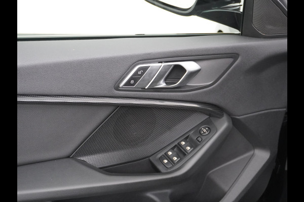 BMW 2 Serie Gran Coupé 218I AUT-7 High Executive Sportst.+Leer+Stuur+Verwarmd Apple Carplay Camera Android Navi Sport line Live Cockpit Prof Adap.Led Carbon-delen DAB Regen- en lichtsensor Speed Limit Info Connected services EURO6 Origin.Nederlandse auto ! Zeer compleet