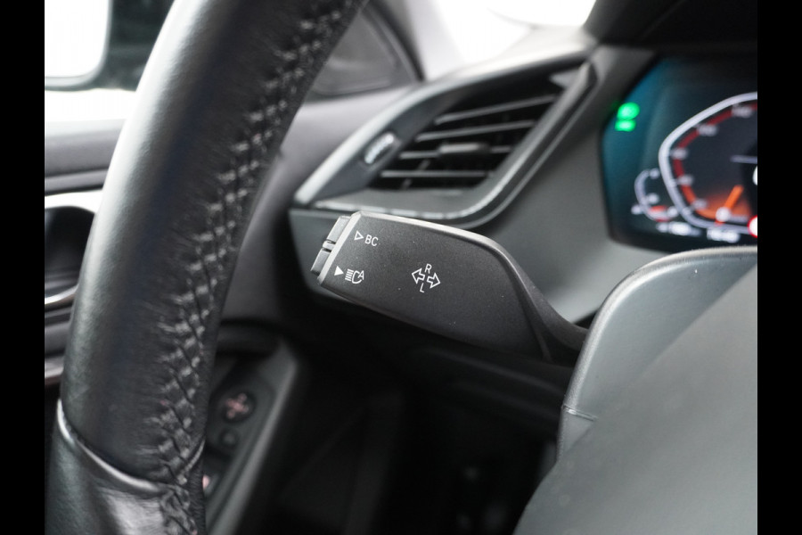 BMW 2 Serie Gran Coupé 218I AUT-7 High Executive Sportst.+Leer+Stuur+Verwarmd Apple Carplay Camera Android Navi Sport line Live Cockpit Prof Adap.Led Carbon-delen DAB Regen- en lichtsensor Speed Limit Info Connected services EURO6 Origin.Nederlandse auto ! Zeer compleet
